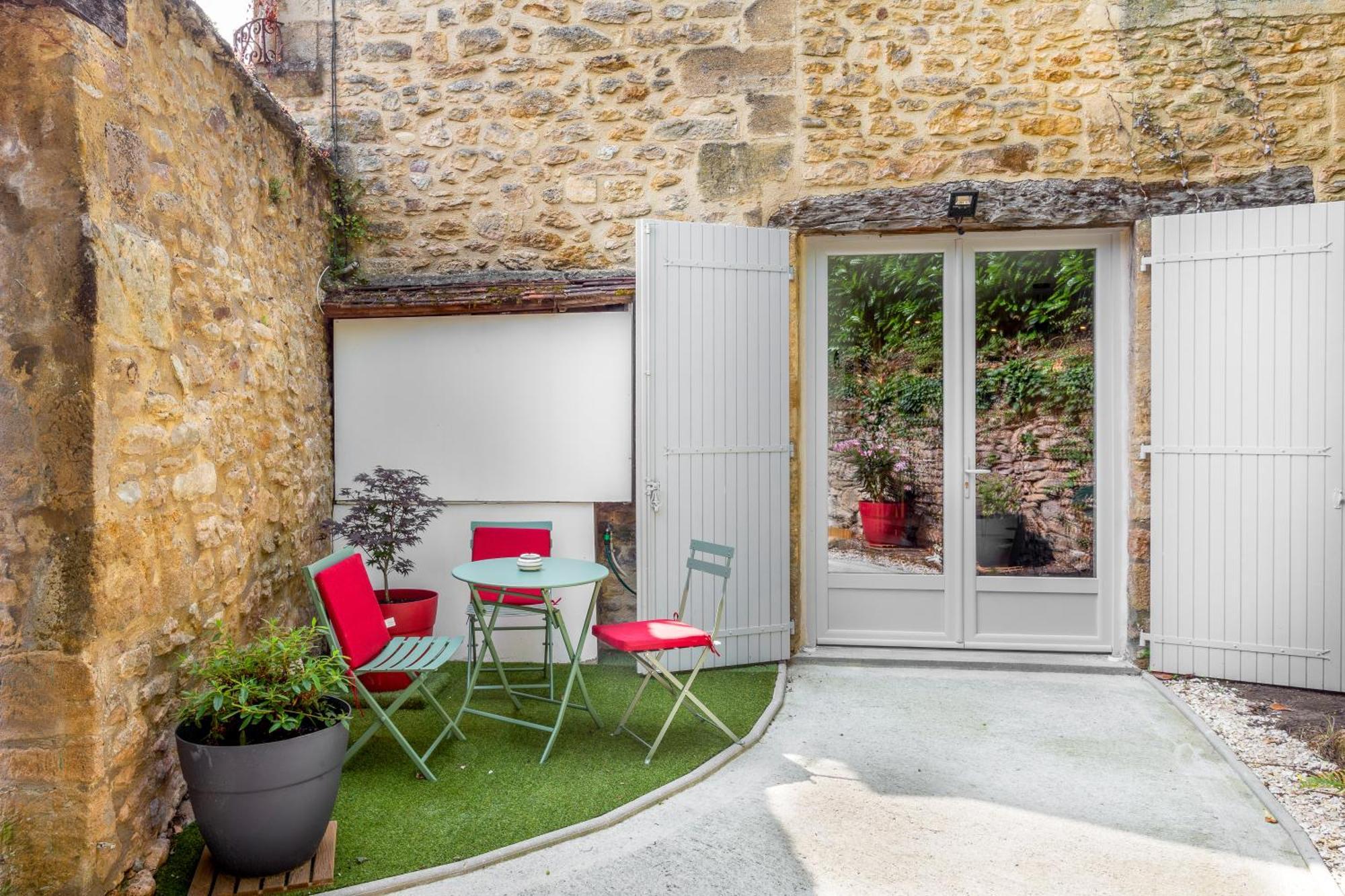 Le Pecharmant - Lescapade Medievale Sarlat Esterno foto